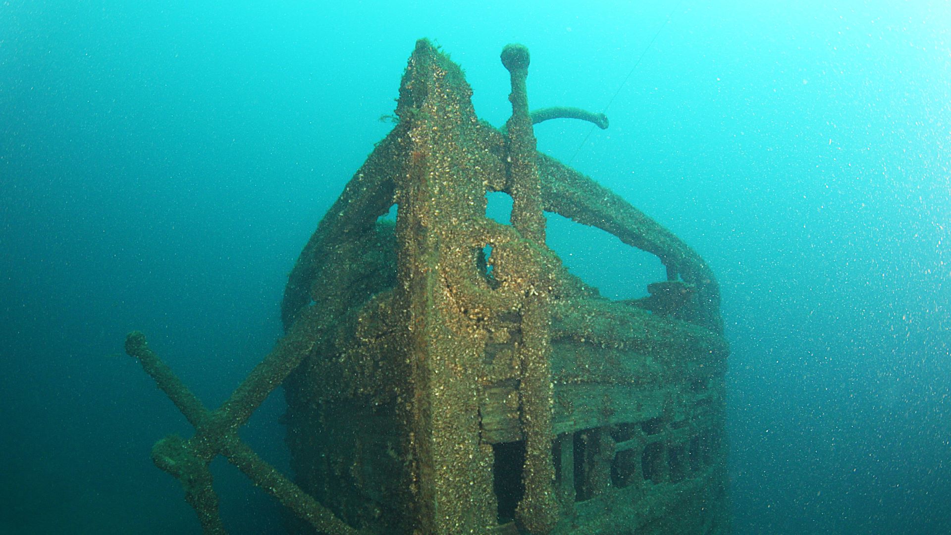 A preserved Great Lakes shipwreck in freshwater