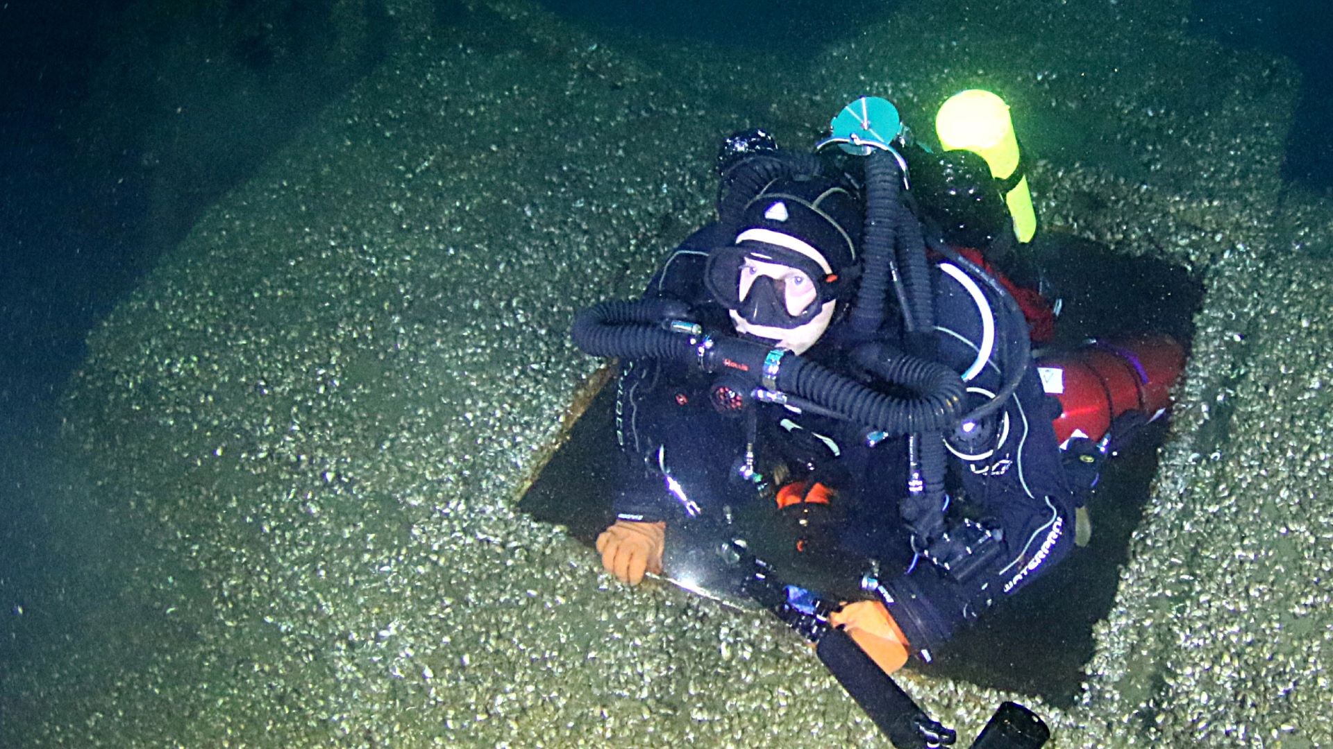 Lake Superior shoreline and dive conditions
